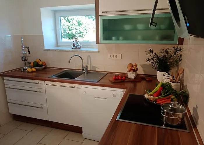 Willa Nona Tamara With Astonishing Sea & Mountains View